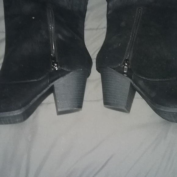 Sz 7.5 Black Suede look boots Brand new in box - Picture 3 of 4